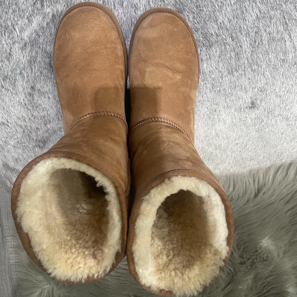 Chesnut calf high Ugg boots - Picture 3 of 6